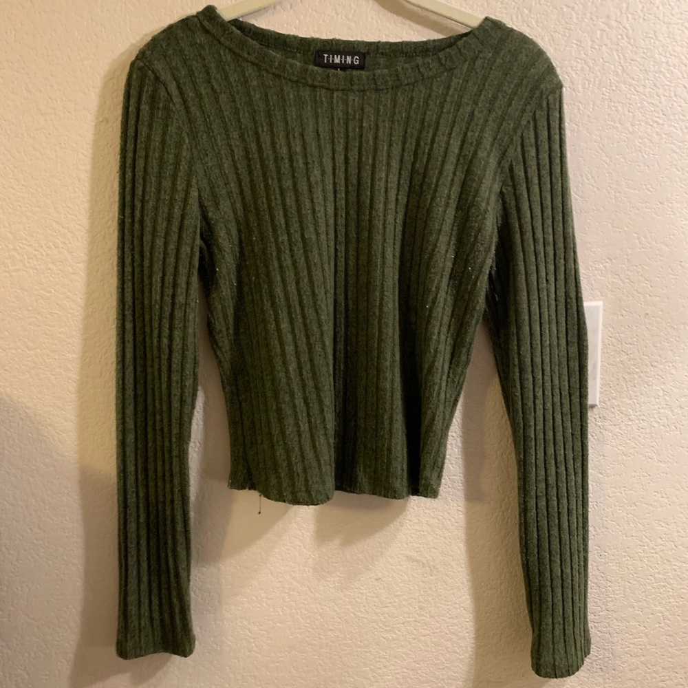 Green long sleeve knit tee